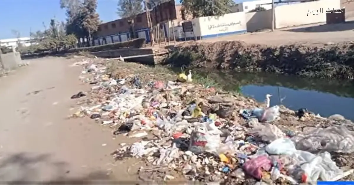 أهالي التلين بالشرقية يستغيثون من تلوث القمامة