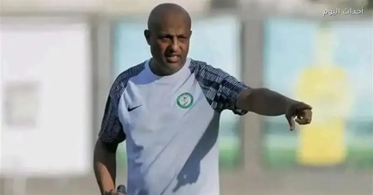 أهلي بنغازي يتمسك بمدربه طارق مصطفى رغم خصم 10 نقاط