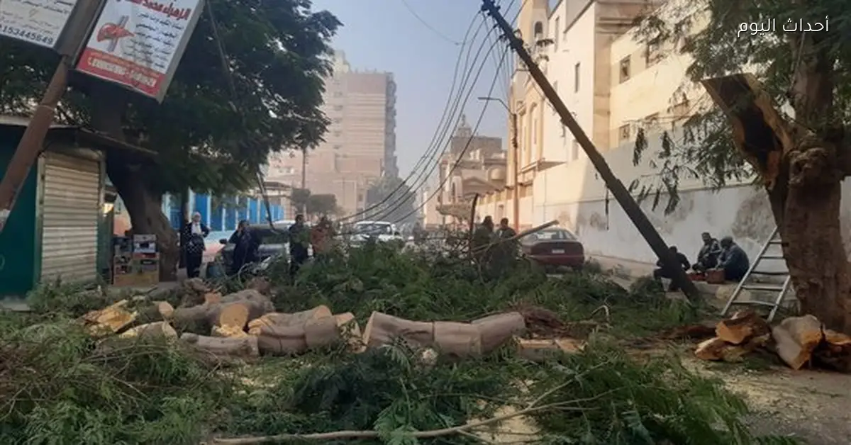 إصلاح كسر خط مياه بشارع 17 في بني سويف وإعادة الحركة المرورية