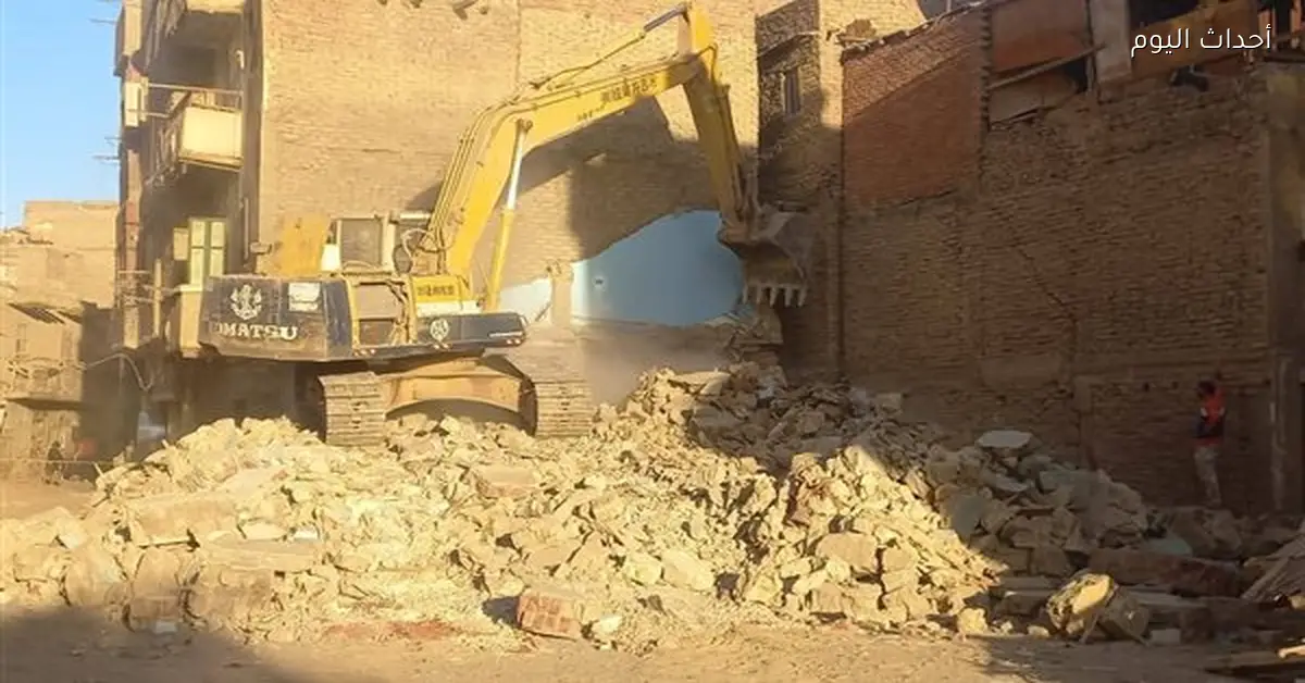 السويس تبدأ إزالة العقارات الآيلة للسقوط في عدة أحياء
