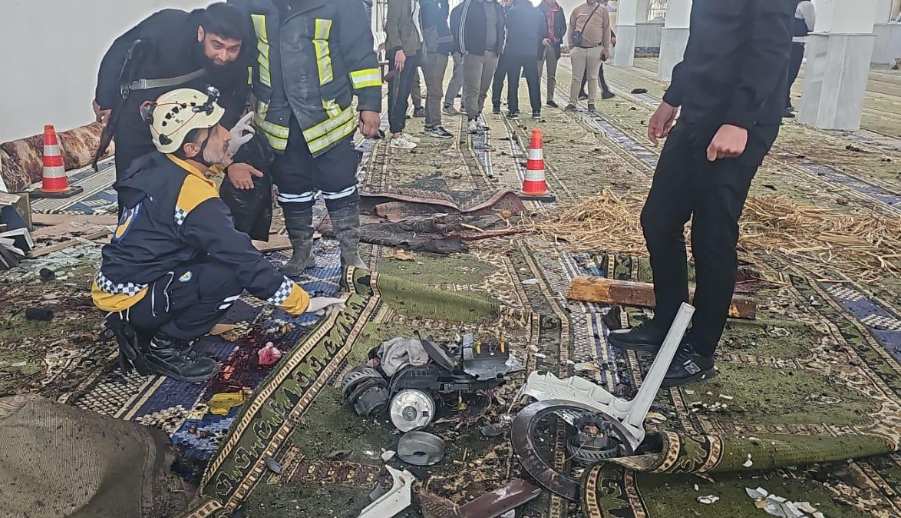 التفجير داخل المسجد