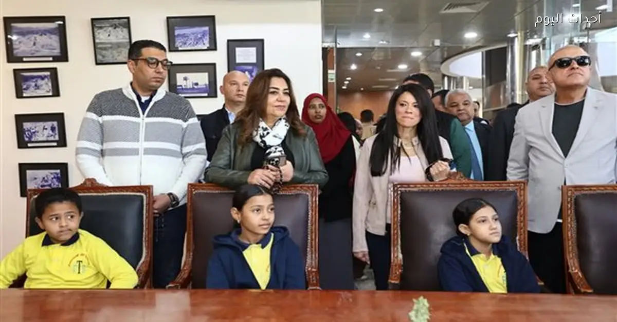 تفقد وزيرة التخطيط ومحافظ الأقصر مكتبة مصر العامة