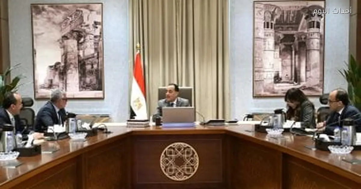 رئيس الوزراء يتابع تطورات العمل في المنطقة الاقتصادية لقناة السويس وجذب الاستثمارات