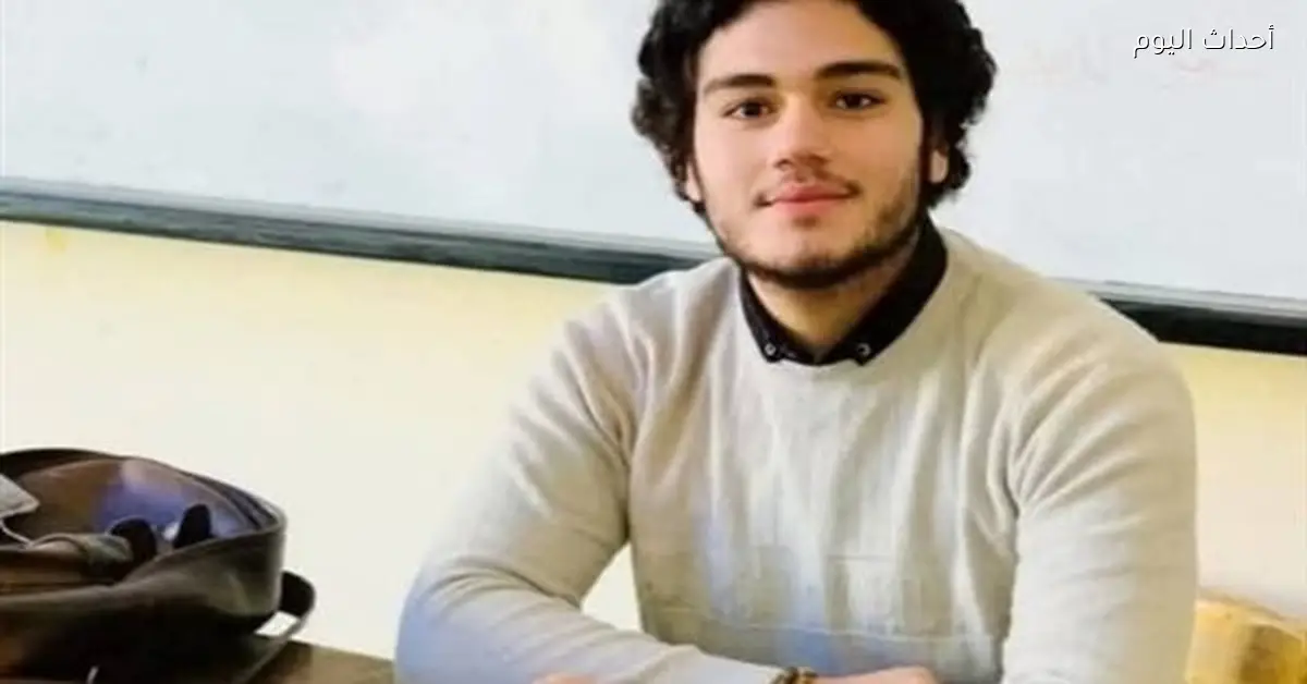 طالب بجامعة بني سويف يطور نظام تشغيل لماكينة حقن بلاستيك متوقفة