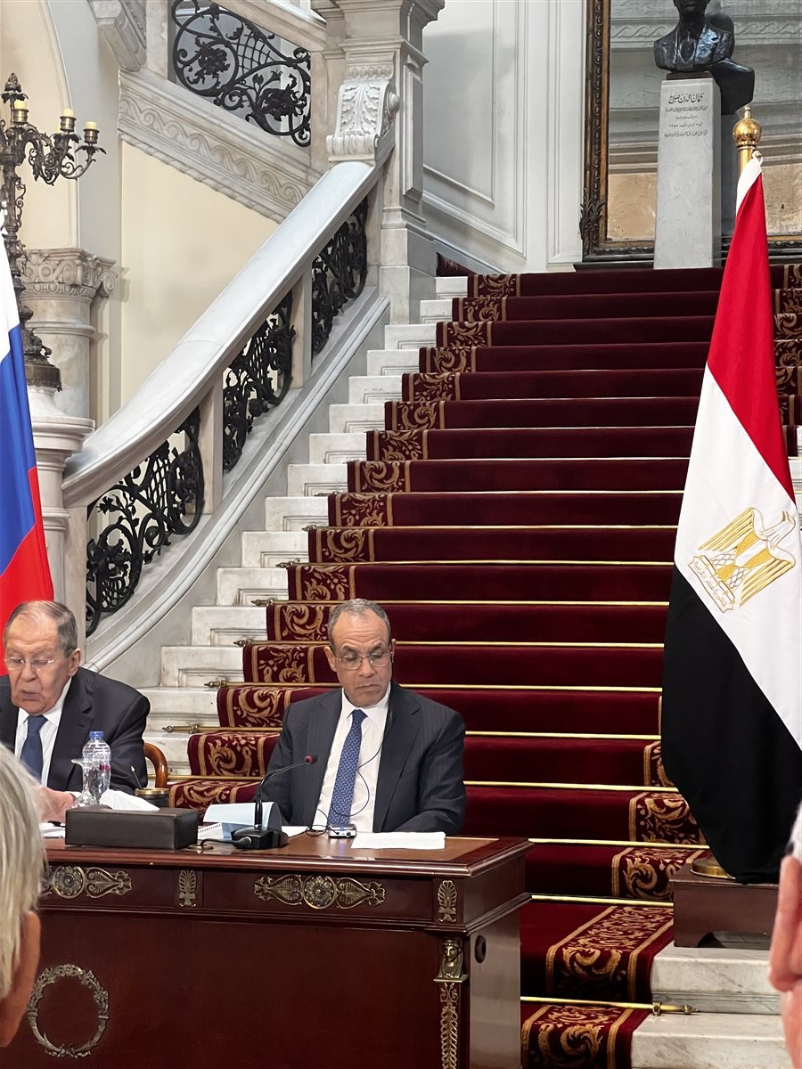 مؤتمر صحفى مشترك مع 