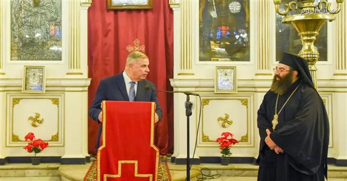 محافظ الإسكندرية يشارك الأقباط احتفالات عيد الميلاد