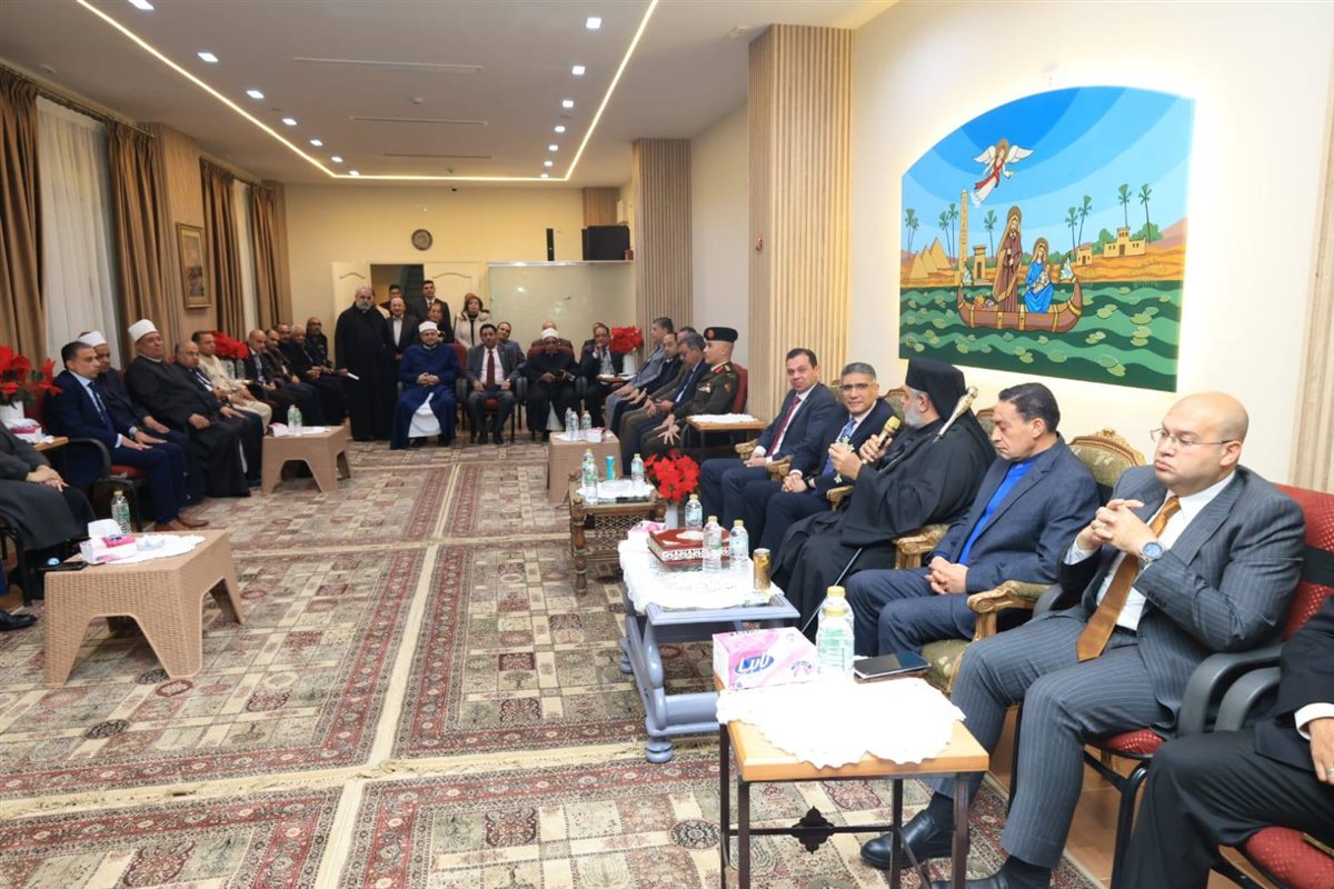 زيارة المحافظ للكنيسة