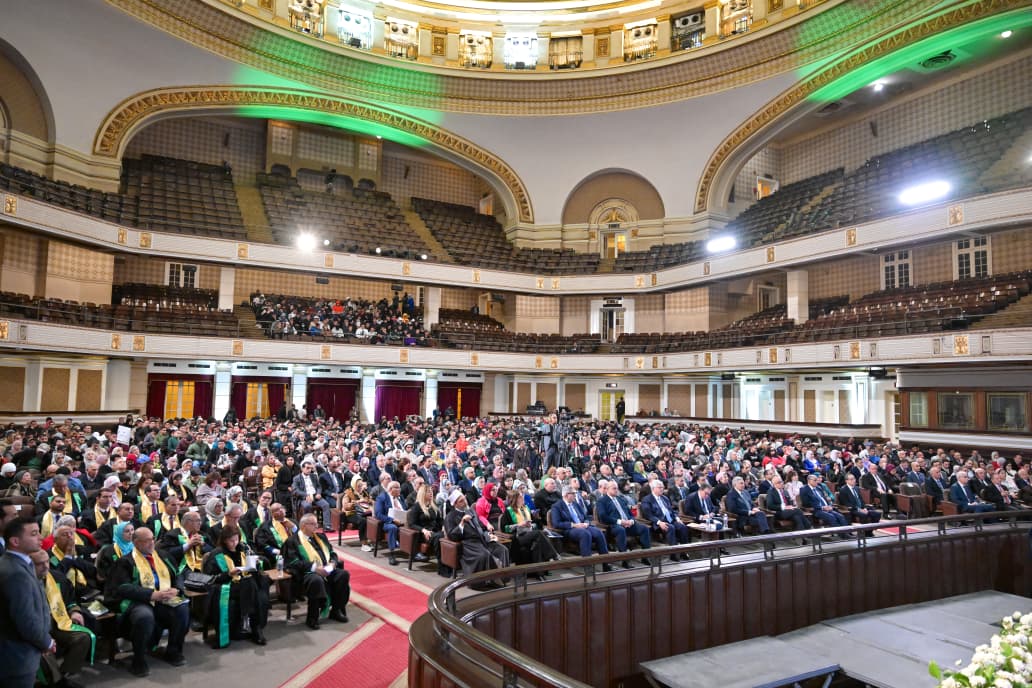 احتفالية عيد العلم بجامعة القاهرة