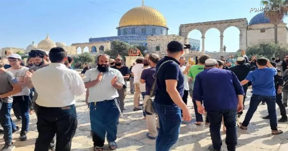مستوطنون يدخلون المسجد الأقصى تحت حماية قوات الاحتلال