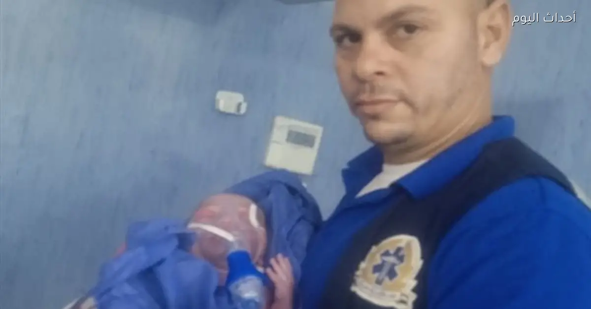 مسعف وسائق ينقذان أمًا وطفلًا في بني سويف