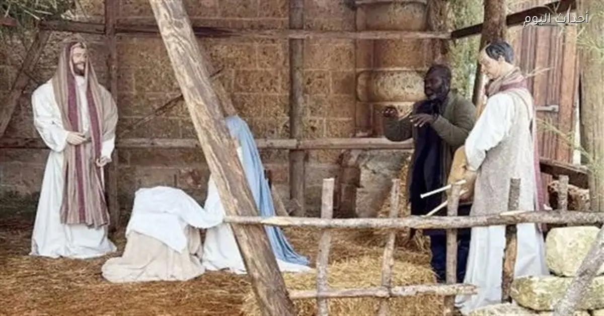 مهاجر غاني يخدع الشرطة الإيطالية ويتحول لتمثال