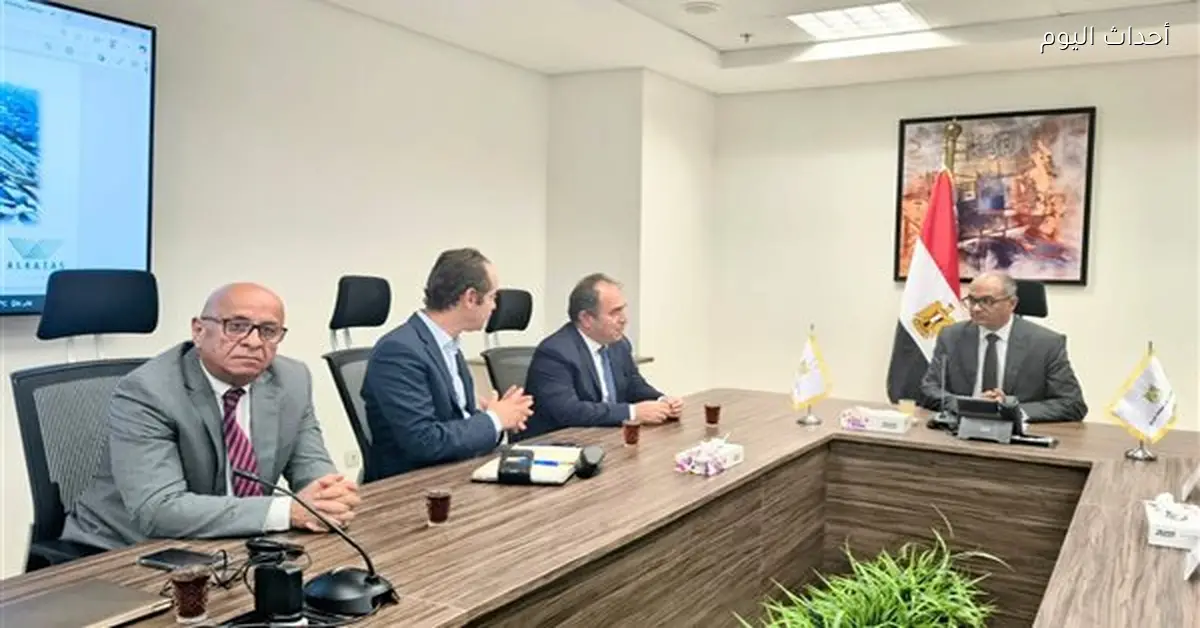 نائب وزير الإسكان يبحث مع شركة تركية مشروعات مياه وصرف صحي