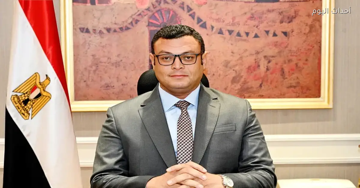 وزير الإسكان يختتم جولته بتفقد مشروعات الطرق في مدينة الشروق