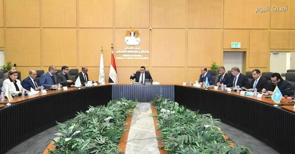 وزير الإسكان يطالب بسرعة إنهاء مشروعات حياة كريمة