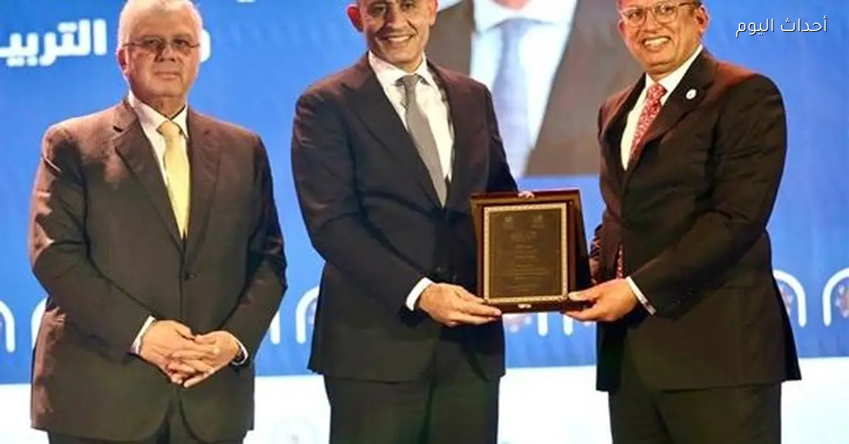 وزير التعليم يتحدث عن فخره بجامعة حلوان بعد تكريمه في اليوبيل الذهبي