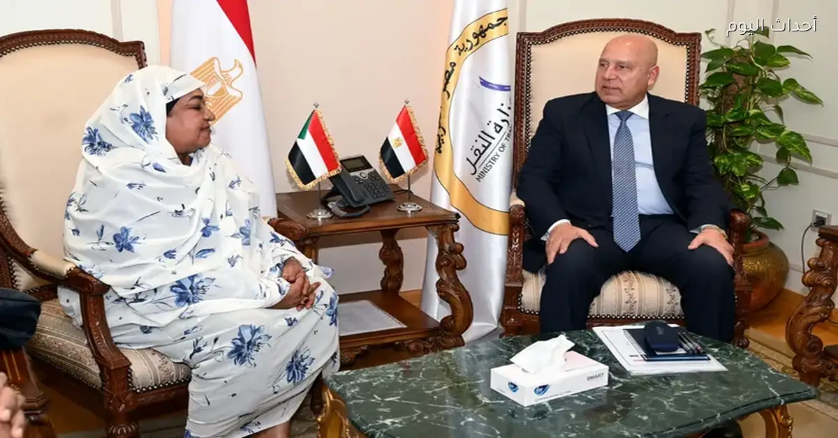 وزير الصناعة والنقل يبحث مع نظيرته السودانية تعزيز التعاون بين مصر والسودان