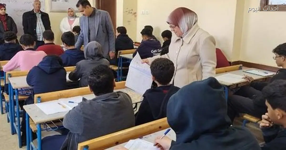 وكيل تعليم الجيزة تتابع امتحانات إدارة حدائق أكتوبر