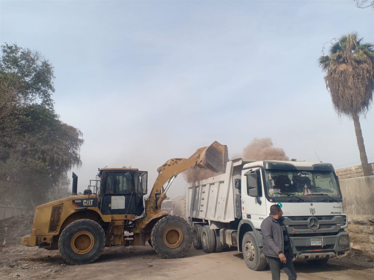 جانب من أعمال النظافة