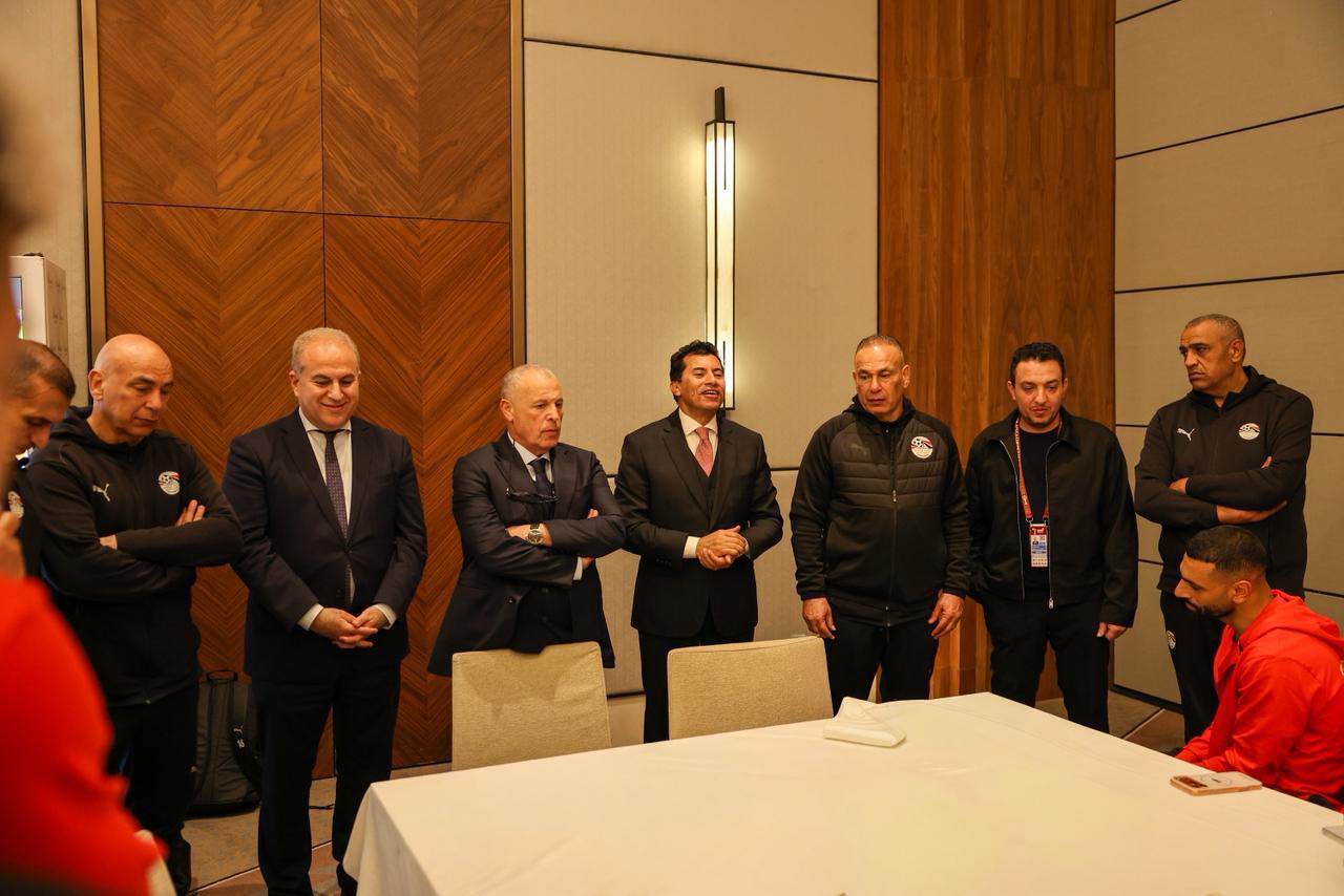 زيارة وزير الرياضة لمنتخب مصر بعد الفوز على بنين زيارة وزير الرياضة لمنتخب مصر بعد الفوز على بنين