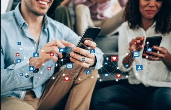 أبراج مش موجود طول الوقت على مواقع التواصل الإجتماعى