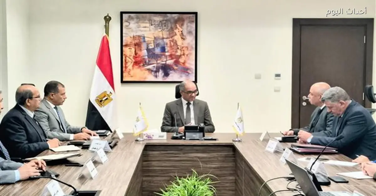 نائب وزير الإسكان يراقب تقدم العمل في ملفات المرافق