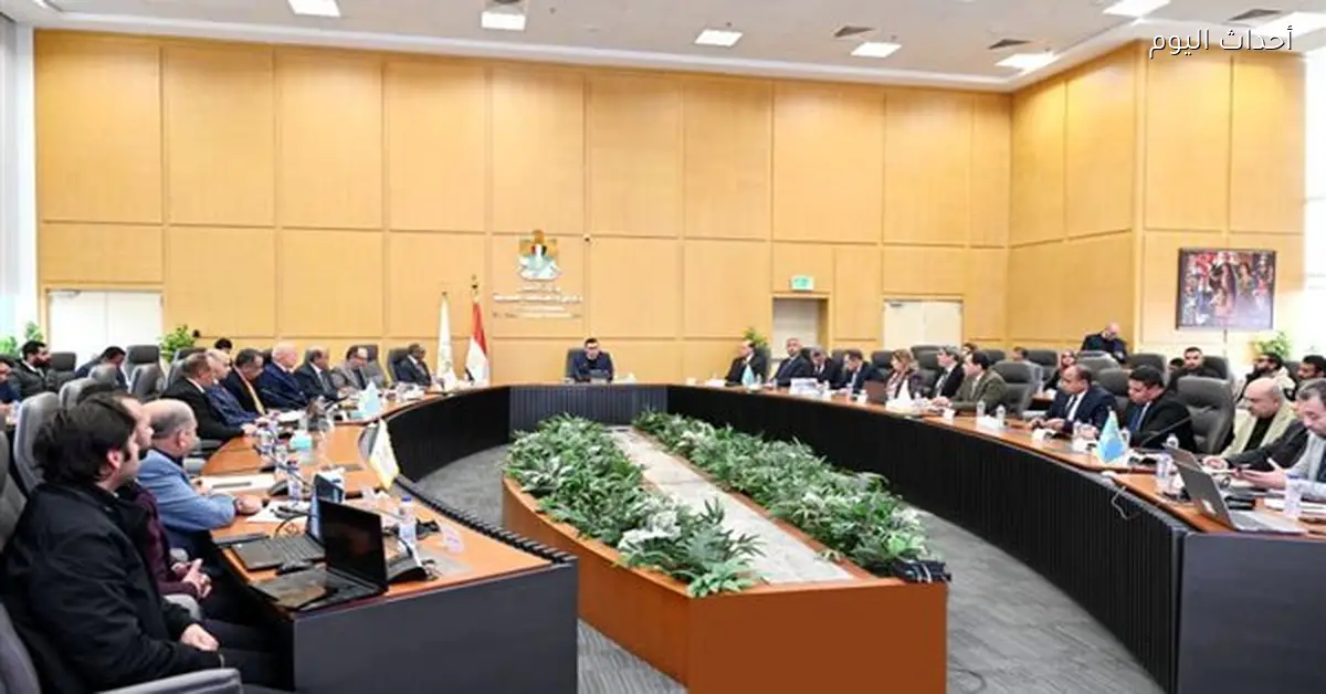 وزير الإسكان يتابع مشروعات “حياة كريمة” في الريف