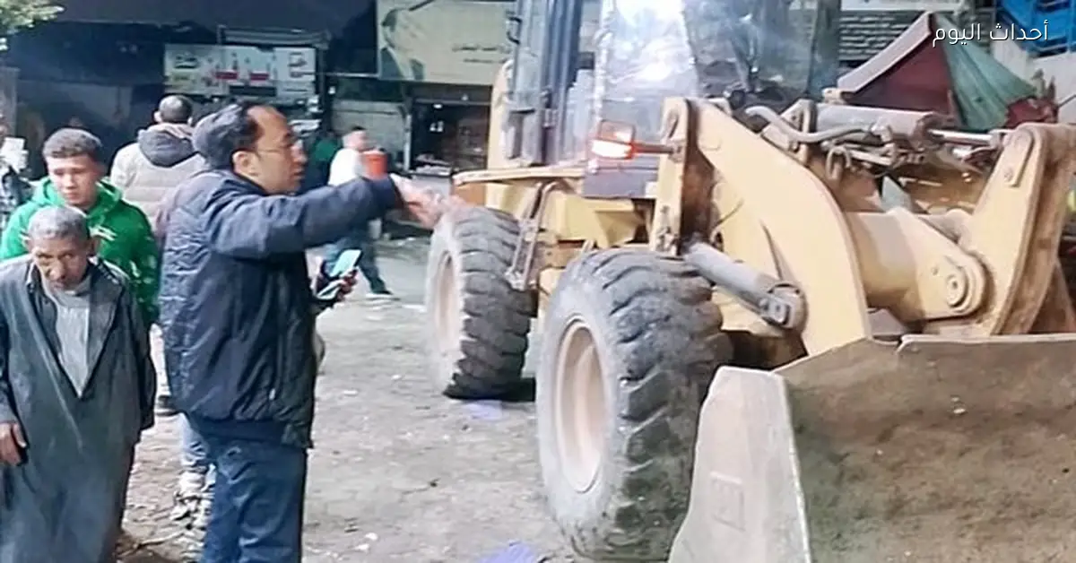 إزالة 21 كشكًا مخالفًا في ميدان المنيب بالجيزة