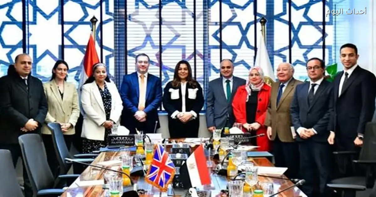 وزيرة البيئة تبحث سبل التعاون مع السفير البريطاني بالقاهرة