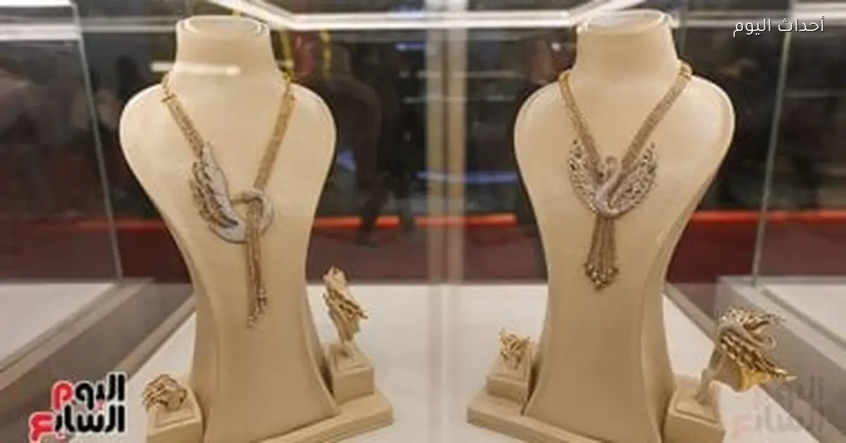 أسعار الذهب تنخفض مساء الثلاثاء بعد ارتفاع كبير