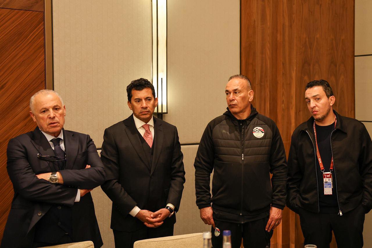 زيارة وزير الرياضة لمنتخب مصر بعد الفوز على بنين زيارة وزير الرياضة لمنتخب مصر بعد الفوز على بنين