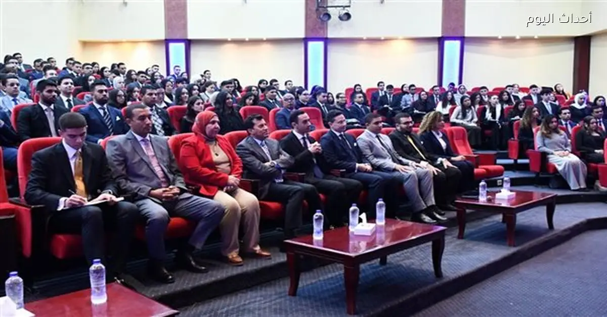 أشرف صبحي يثني على برنامج الدبلوماسية الشبابية لتأهيل الكوادر