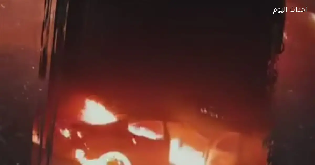 إصابة شخص في حريق سيارة بطريق جنيفة بالسويس