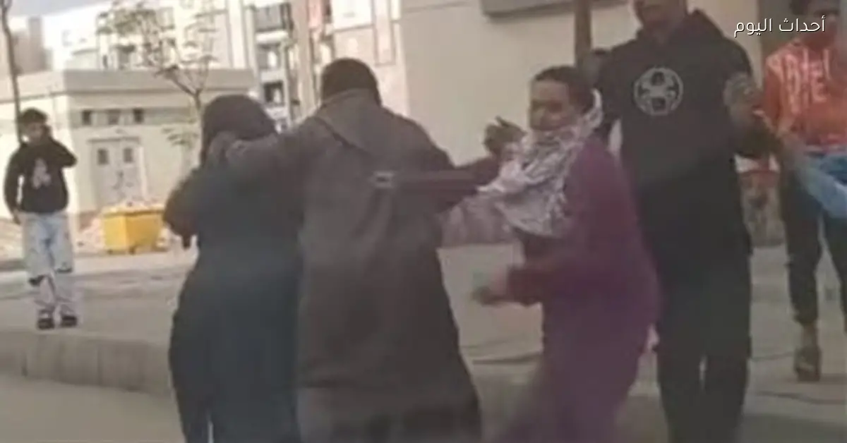 المعلمة بعد اعتداء طالب ووالدته عليها: وزارة التعليم وديوان الجيزة كانوا معايا