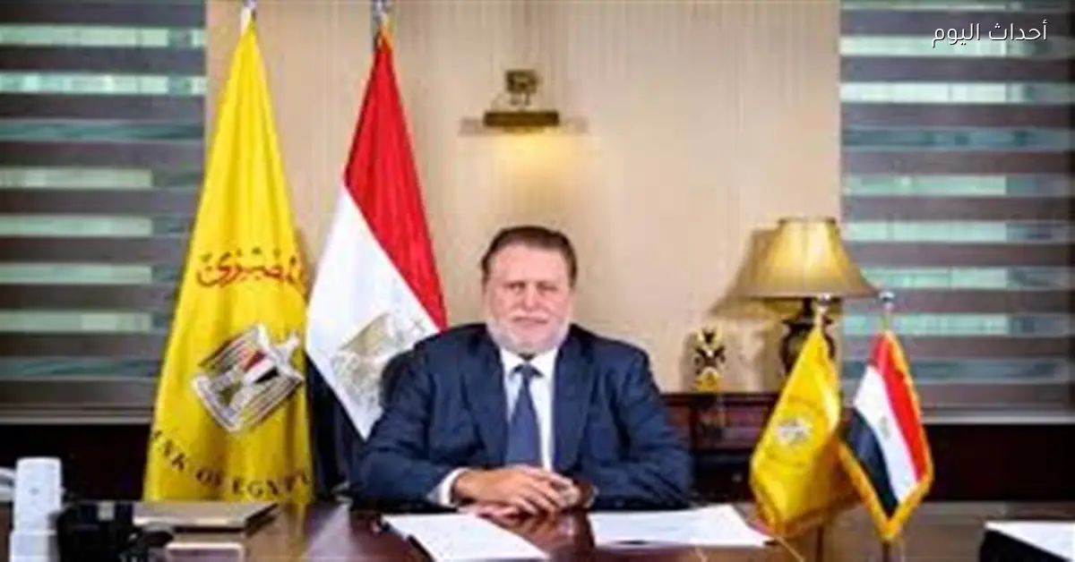 انقلاب سيارة في موكب محافظ البنك المركزي ووزير الزراعة بأسوان