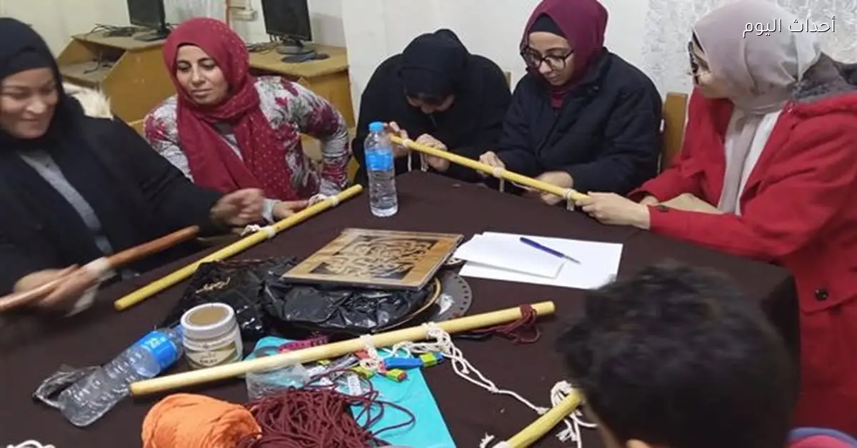 بدء فعاليات برنامج علمني حرفة في ورشة المكرمية