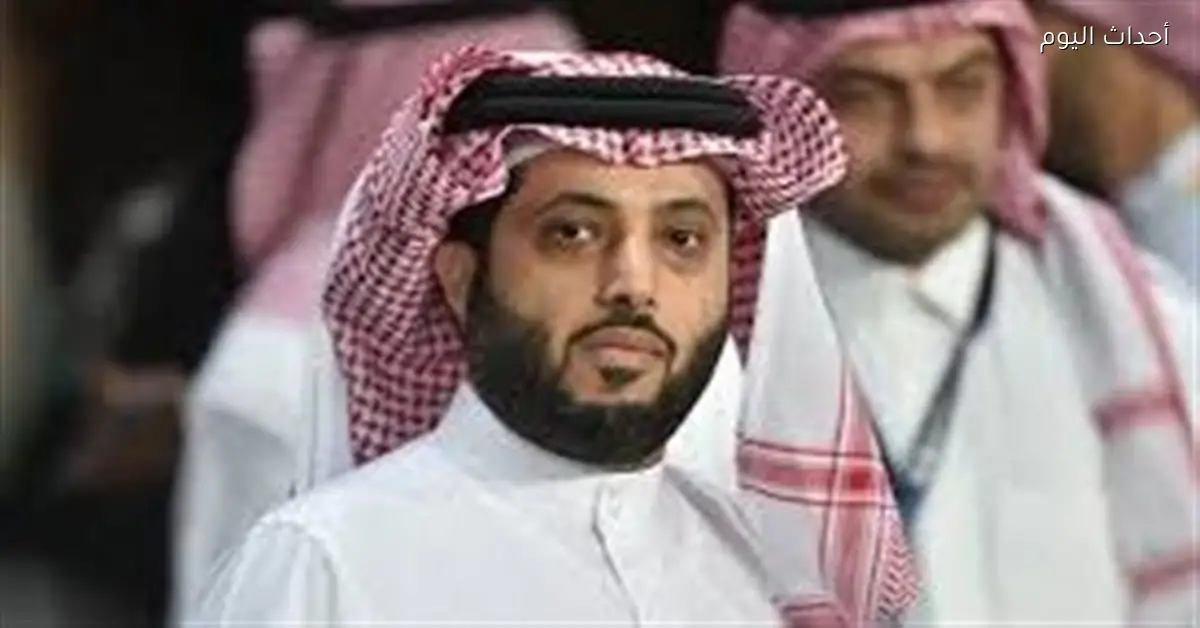 تركي آل الشيخ يدعو طفل الديرة لموسم الرياض