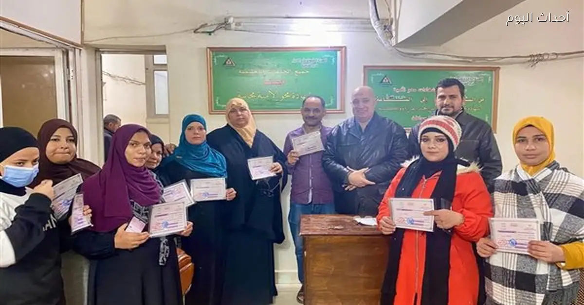 تعليم الكبار بالشرقية يكرم 435 عاملاً أنهوا دراستهم