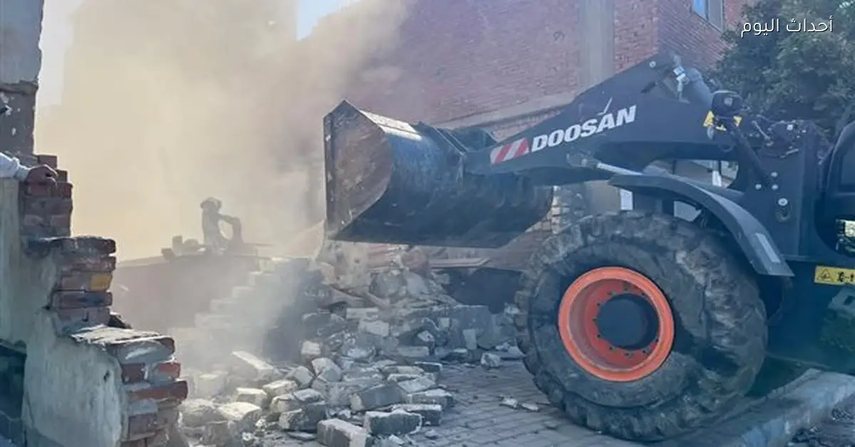 حي السويس يستمر في إزالة التعديات وأعمال النظافة