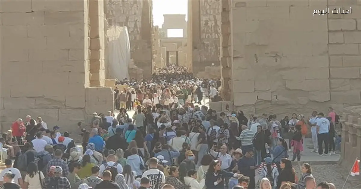 زحام سياحي كبير في معابد الكرنك