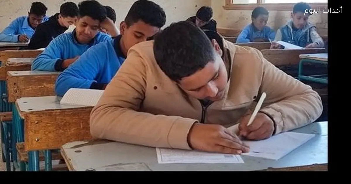 فرق متخصصة لتوزيع أوراق امتحانات الشهادة الإعدادية 2026 في القاهرة