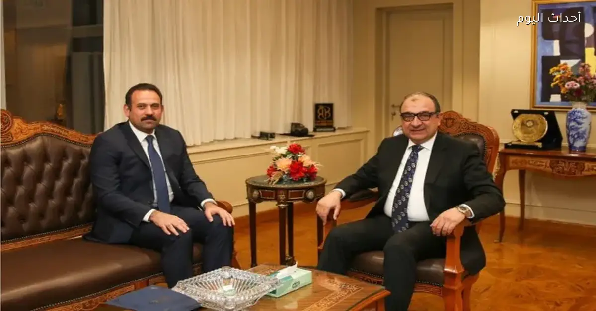 مباحثات بين «قطاع الأعمال» وجهاز مستقبل مصر حول التعاون في الفوسفات وصناعة المركبات