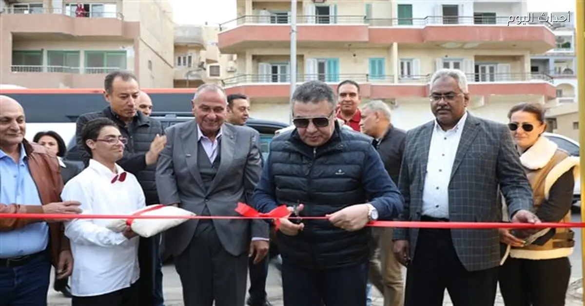 محافظ البحر الأحمر يفتتح أول شاطئ لذوي الهمم