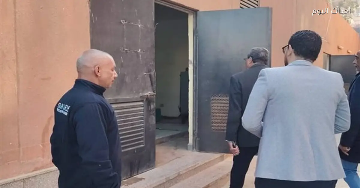 محافظ قنا يزور مستشفى قفط التخصصي ويشدد على صحة المواطنين