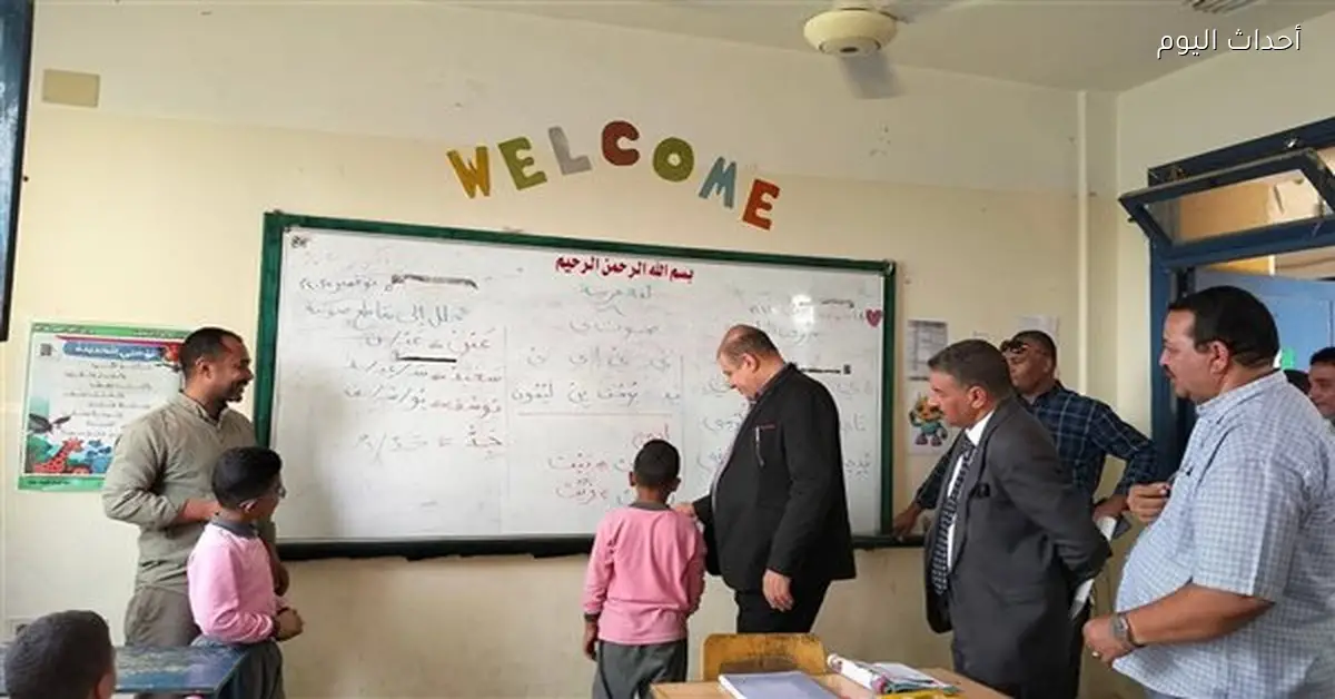 مدير التعليم بنجع حمادي يقوم بجولة مفاجئة لمتابعة الامتحانات