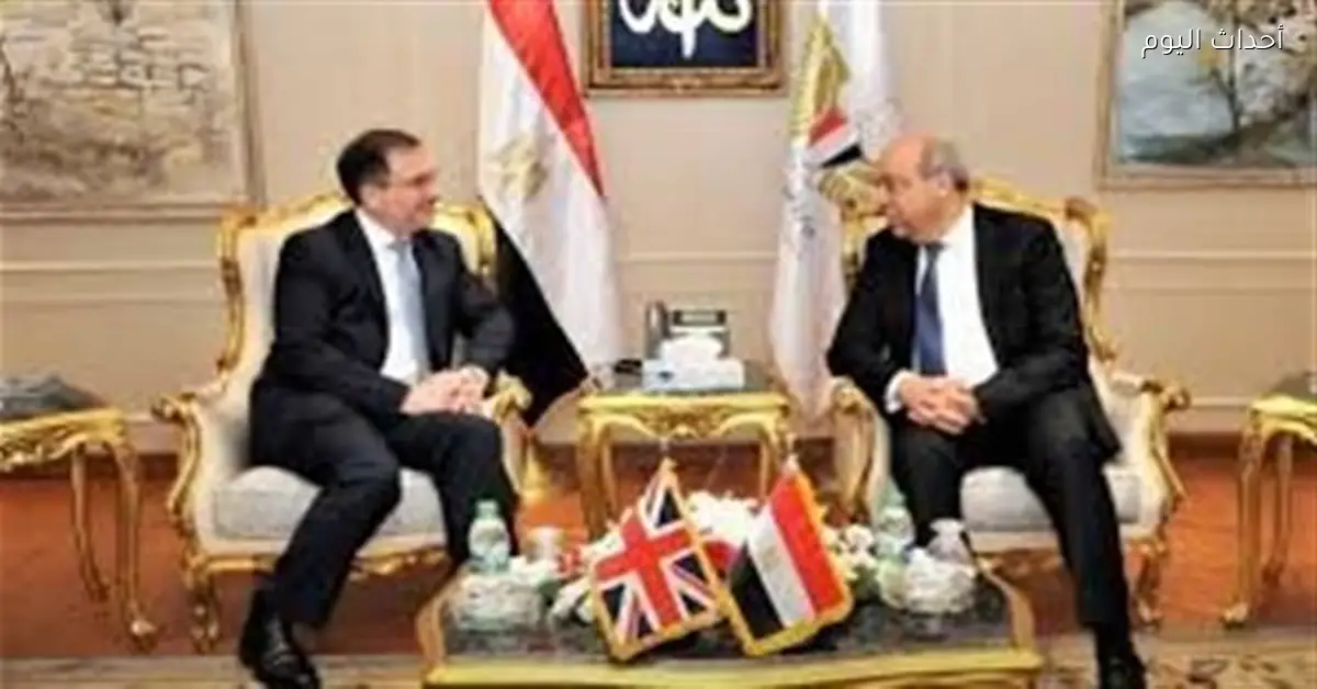 مصر والمملكة المتحدة تناقشان تحديث اتفاقية النقل الجوي