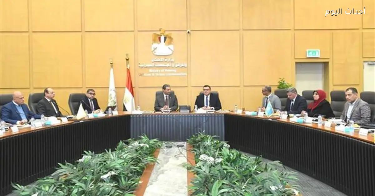 وزير الإسكان يبحث مع محافظ دمياط تعزيز التعاون المشترك