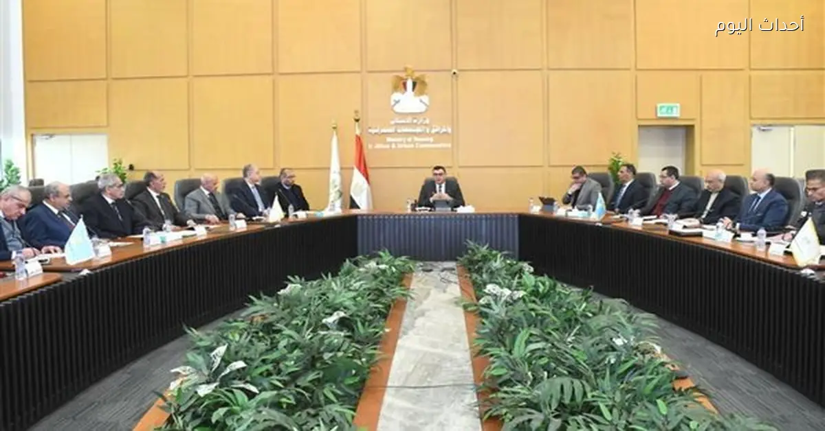 وزير الإسكان يتابع مشروعات الأعمال المركزية بالعاصمة الجديدة والعلمين