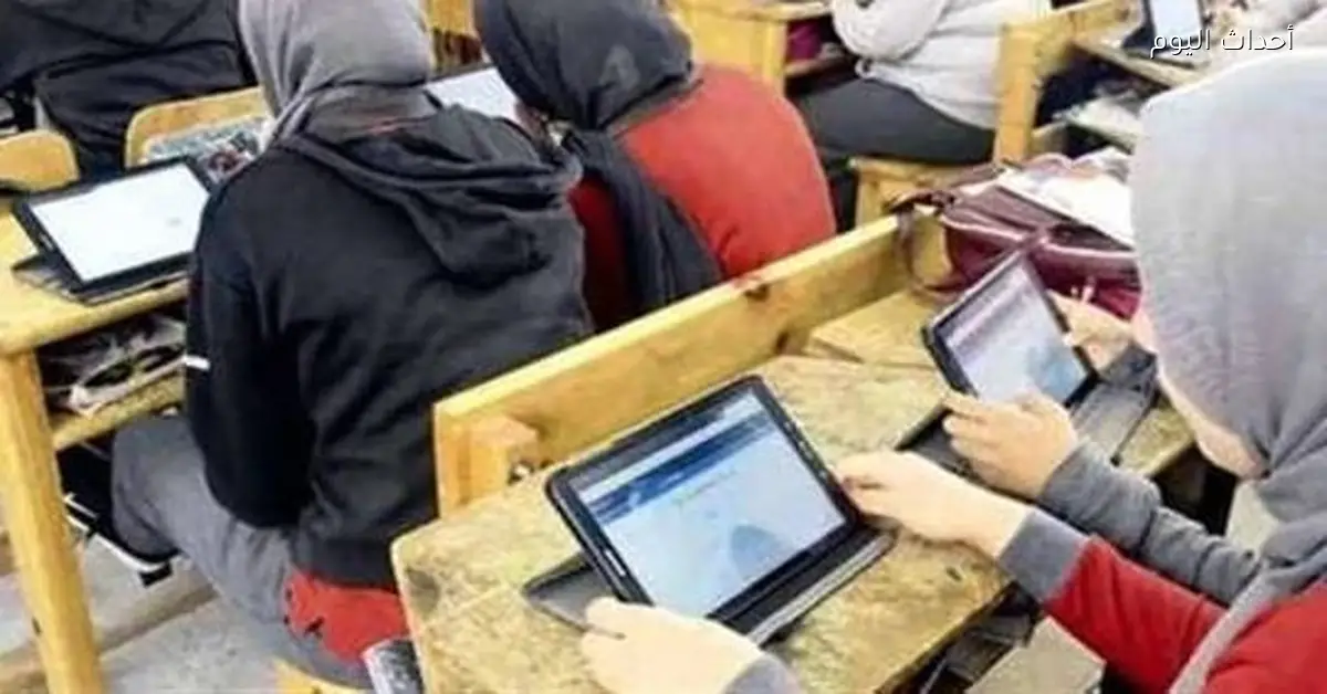 ولي أمر يستغيث بعد إنهاء امتحان الإنجليزي لطلاب أولى ثانوي قبل موعده بساعة في القليوبية