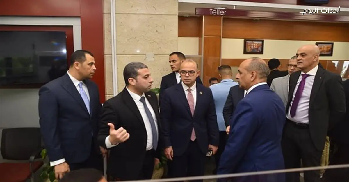 وزير الاستثمار يزور مجمع خدمات المستثمرين لمتابعة الأداء