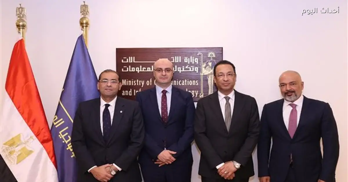 وزير الاتصالات يشهد توقيع اتفاقيات لتعزيز خدمات القطاع